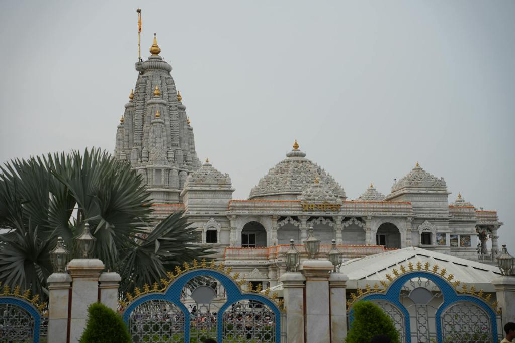 kripalu ji maharaj mandir